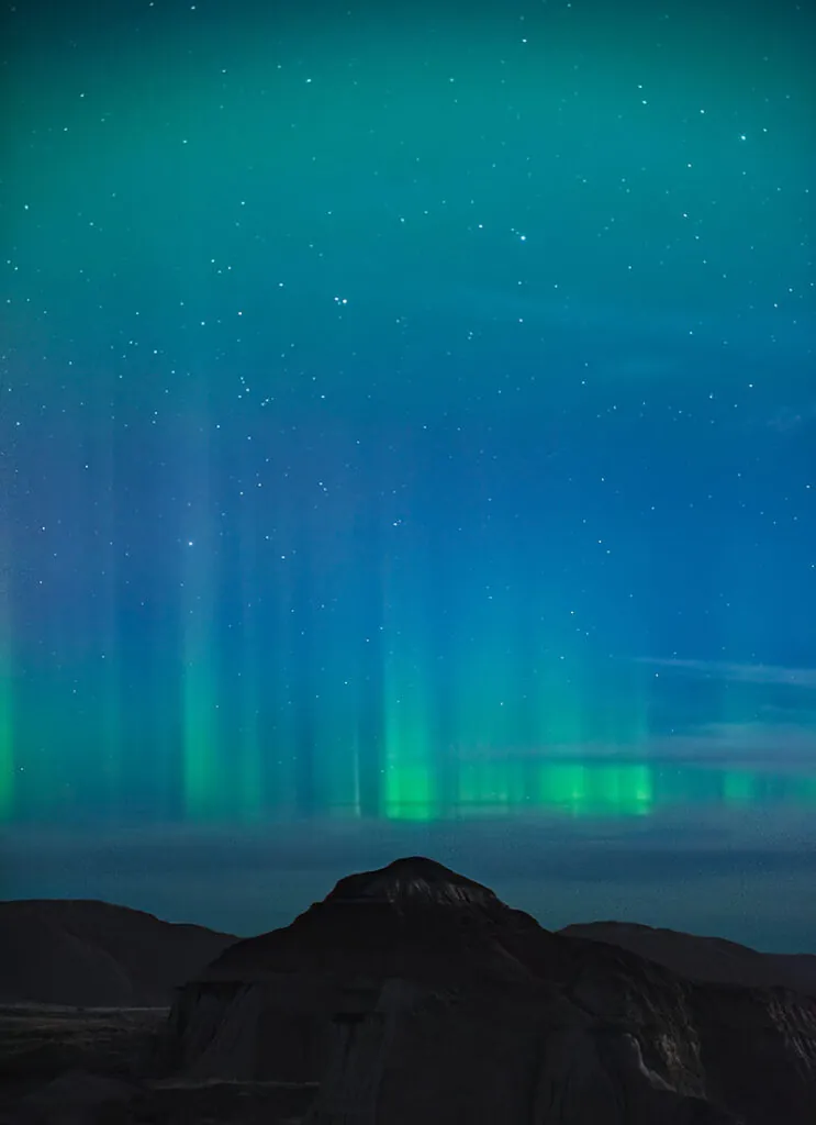 Elk Island Aurora 7 aurora pillars over dinosaur park