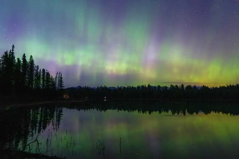 Aurora 19 Reflections