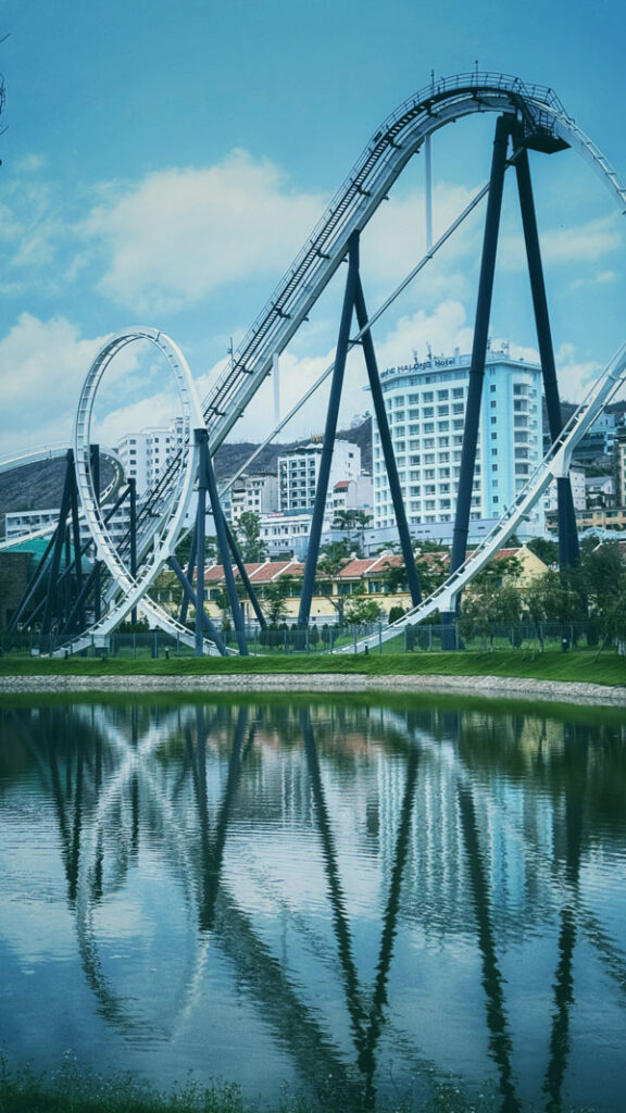Vietnam 7 roller-coaster ha long