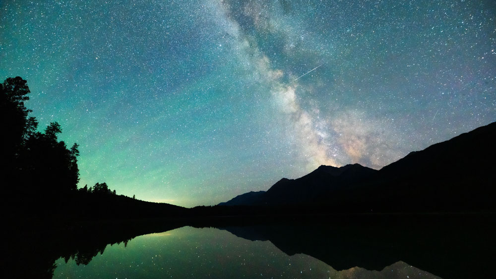 Air Glow Milky Way and a Meteor