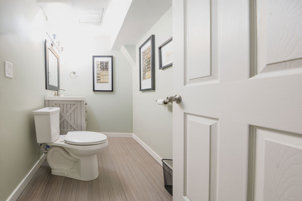 interior - half bath