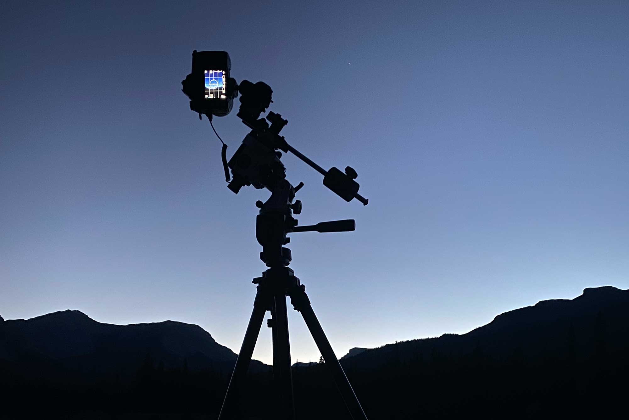 star-tracker-on-tripod